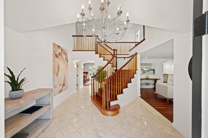 220 Robin Road
