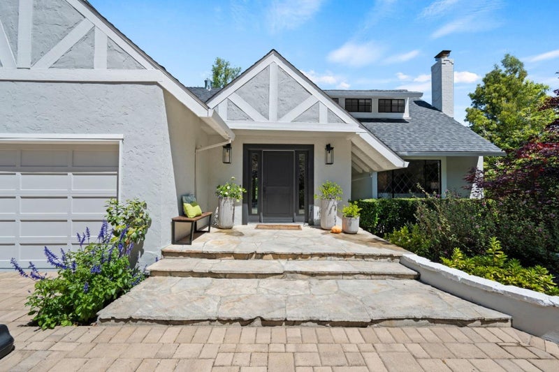 220 Robin Road