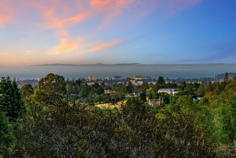 Tiny photo for 220 Robin Road, HILLSBOROUGH, CA 94010 (MLS # ML82048818)
