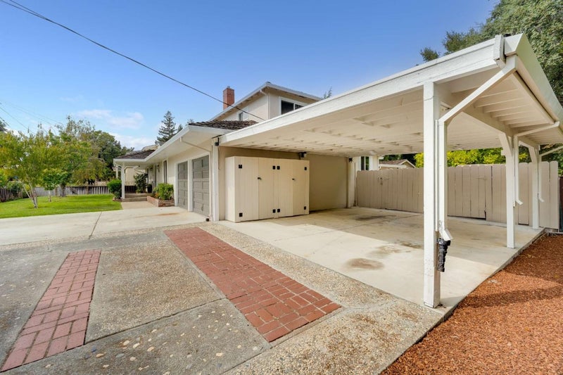 966 Marilyn Drive
