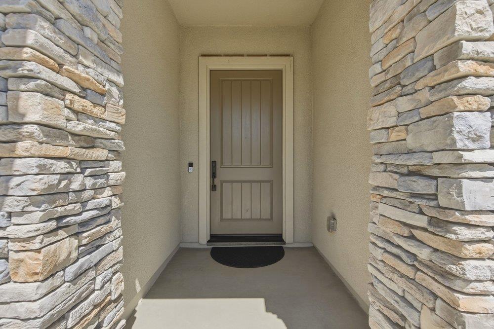 1661 Castlerock Drive