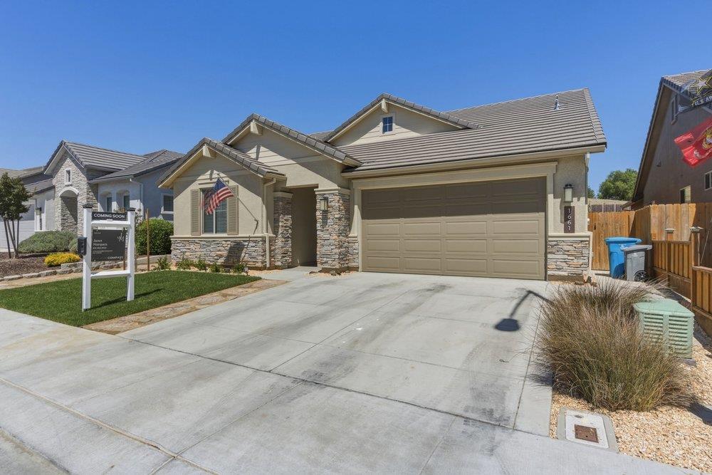 1661 Castlerock Drive
