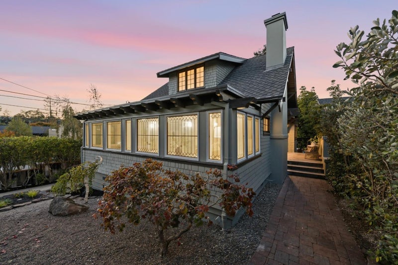 1312 Edgehill Drive