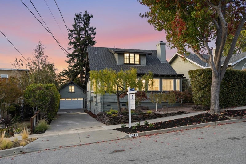 1312 Edgehill Drive