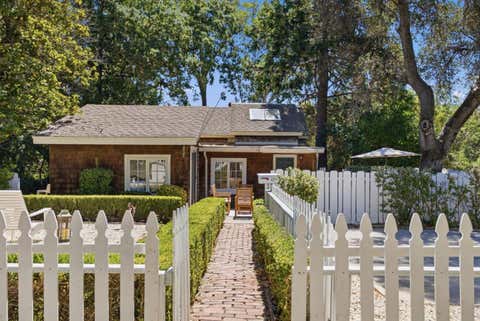 Photo of 104 Edelen Avenue, LOS GATOS, CA 95030 (MLS # ML82054844)