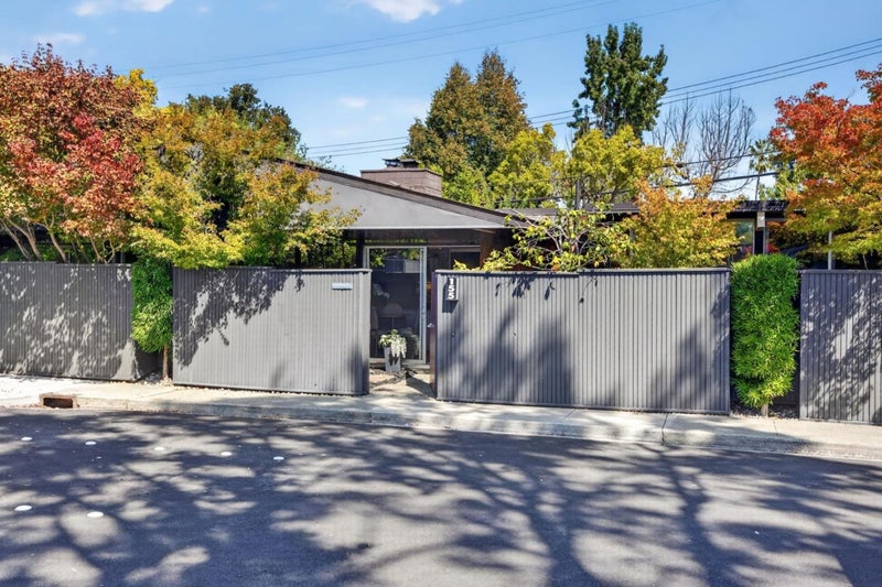 155 Greenmeadow Way