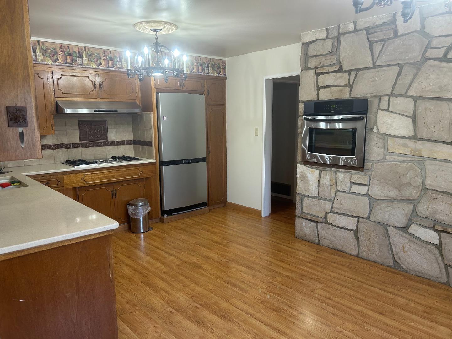 346 7th Street