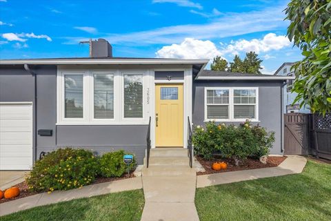 Tiny photo for 3605 Pacific Boulevard, SAN MATEO, CA 94403 (MLS # ML82025121)