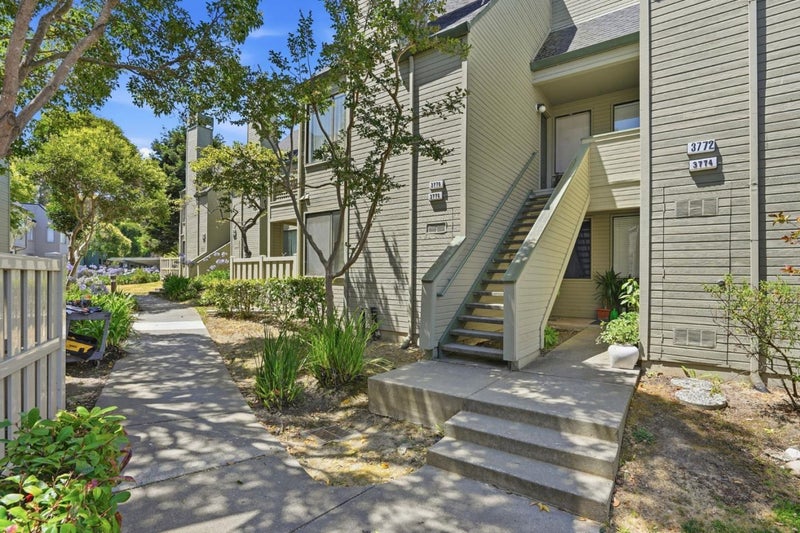 3778 Stoneglen N