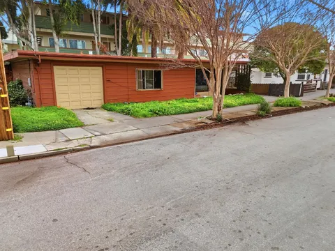 725 Adams Street, Redwood City, CA 94061 - #: ML82035178