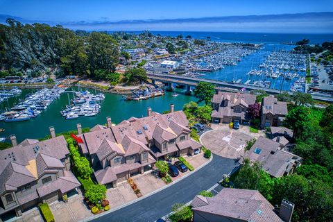 Photo of 92 Frederick Street #A, SANTA CRUZ, CA 95062 (MLS # ML82010506)