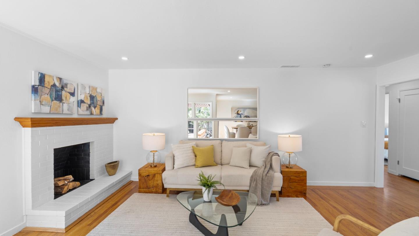 2 Burnham Court