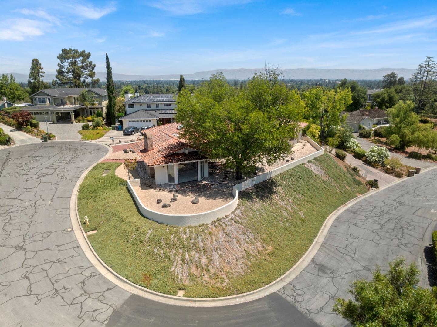 1091 Valley View Court