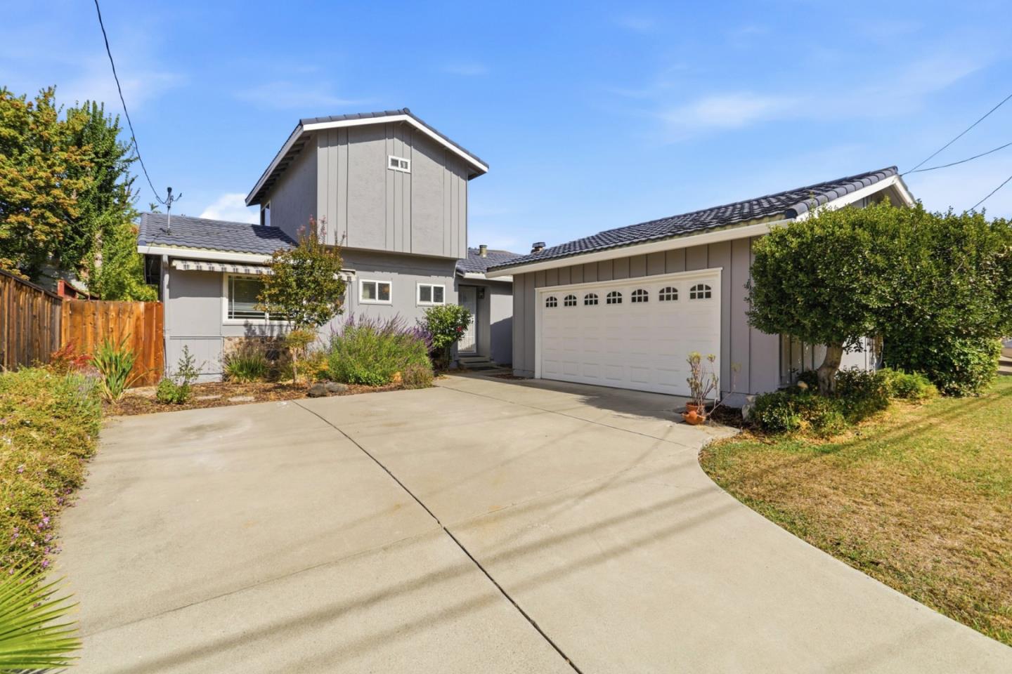 984 Hobie Lane