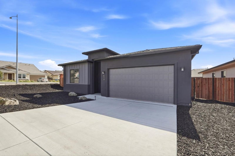 614 Fulton Way