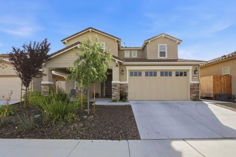 Photo of 1097 Sunridge Drive, HOLLISTER, CA 95023 (MLS # ML82045397)