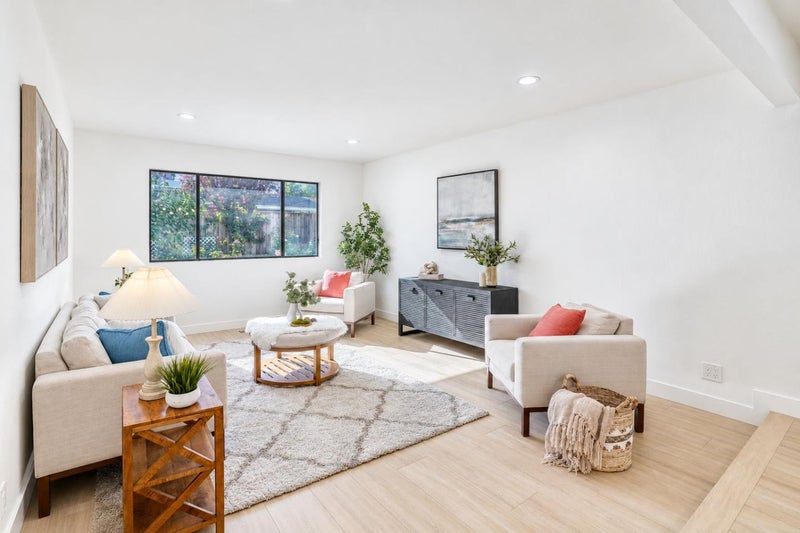 38369 Acacia St
