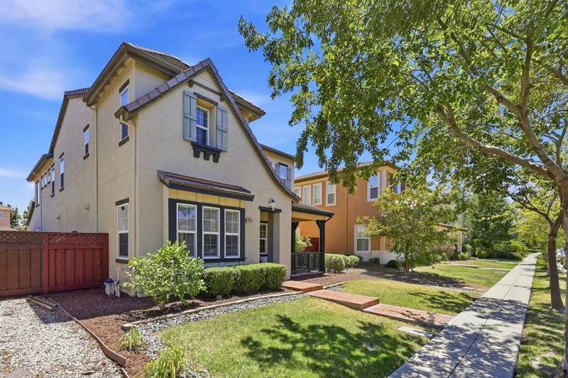 690 North San Marcos Drive