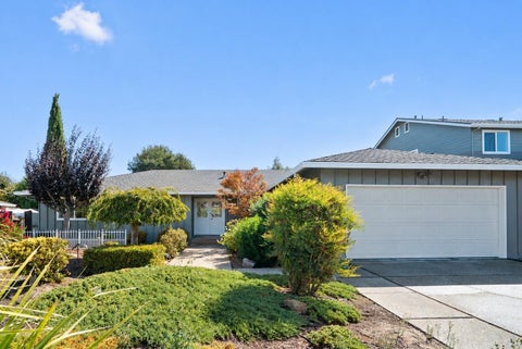 Photo of 1951 Memorial Drive, HOLLISTER, CA 95023 (MLS # ML82062152)