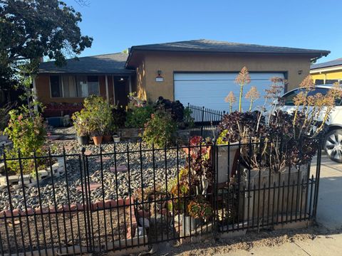 Photo of 1133 Topaz Drive, MANTECA, CA 95336 (MLS # ML82043739)