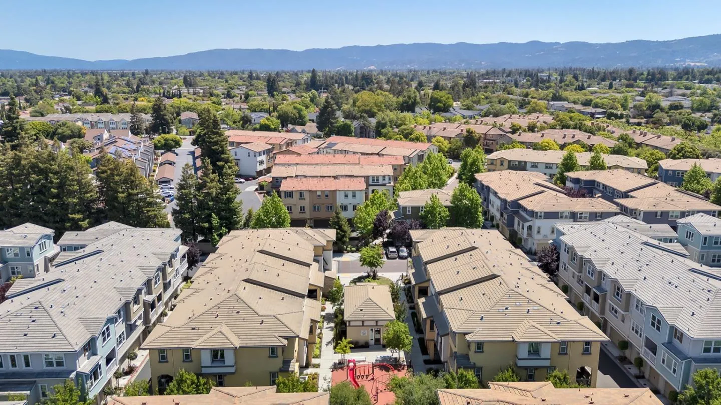 Sunnyvale, California 94086, United States, 3 Bedrooms Bedrooms, ,4 BathroomsBathrooms,Residential,Active,145704