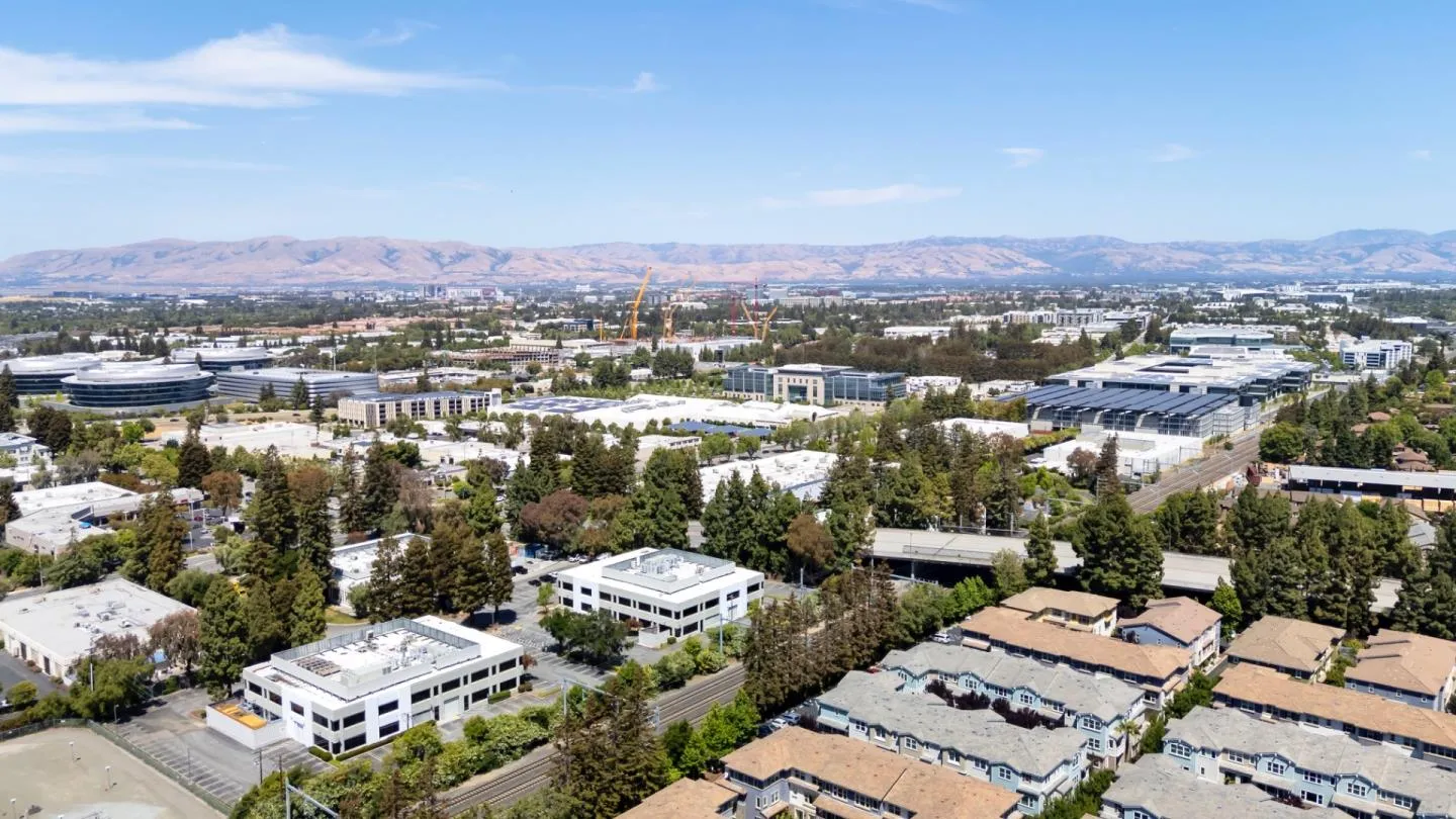 Sunnyvale, California 94086, United States, 3 Bedrooms Bedrooms, ,4 BathroomsBathrooms,Residential,Active,145704