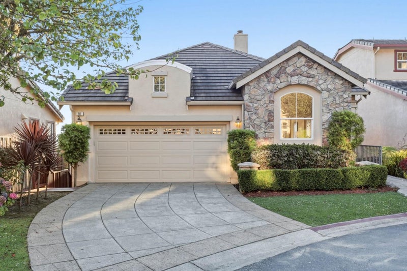 211 Sunset Court