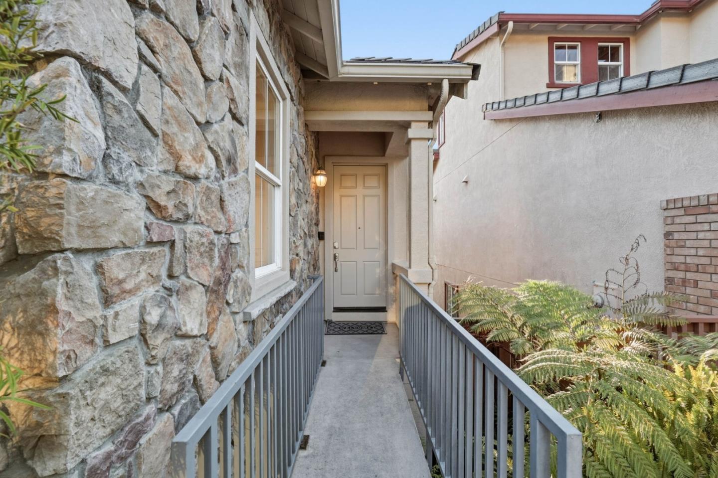 211 Sunset Court