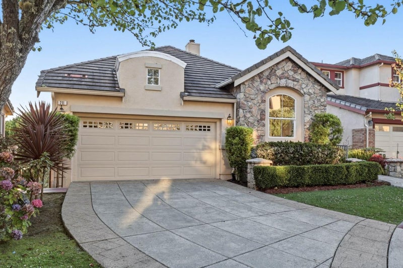 211 Sunset Court