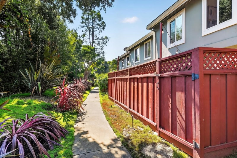 1032 Polk Lane