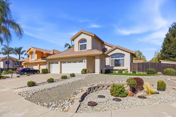 475 CALLE ASTA, MORGAN HILL, CA 95037 - Image f4eba24a6f517fee67e36cbc2aa62c3f/2657579080