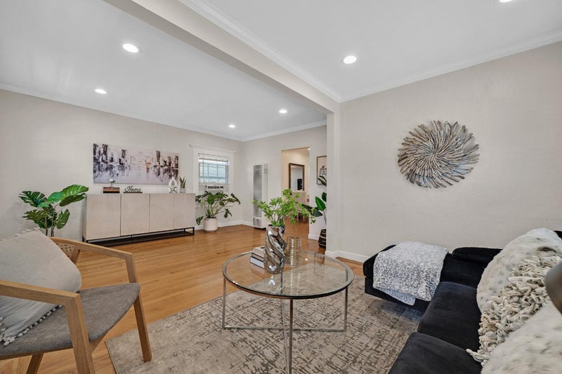 621 Macarthur Avenue