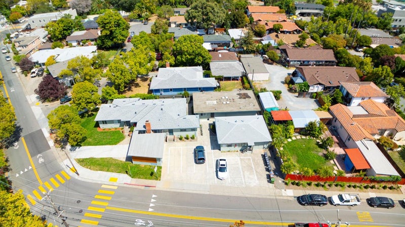 390 Woodland Avenue