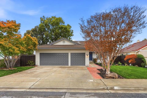 Photo of 515 Skiff Circle, Redwood Shores, CA 94065 (MLS # ML82065547)