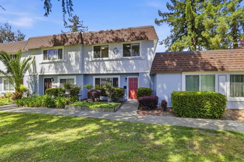 Photo of 3184 Fernside Square, SAN JOSE, CA 95132 (MLS # ML82041199)