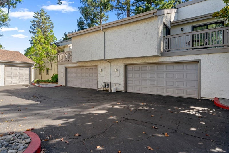 19626 Vineyard Lane