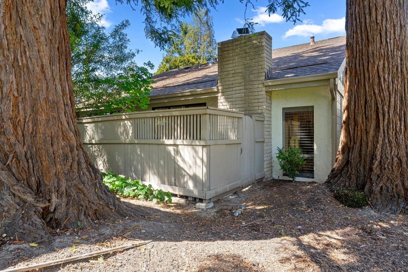 19626 Vineyard Lane