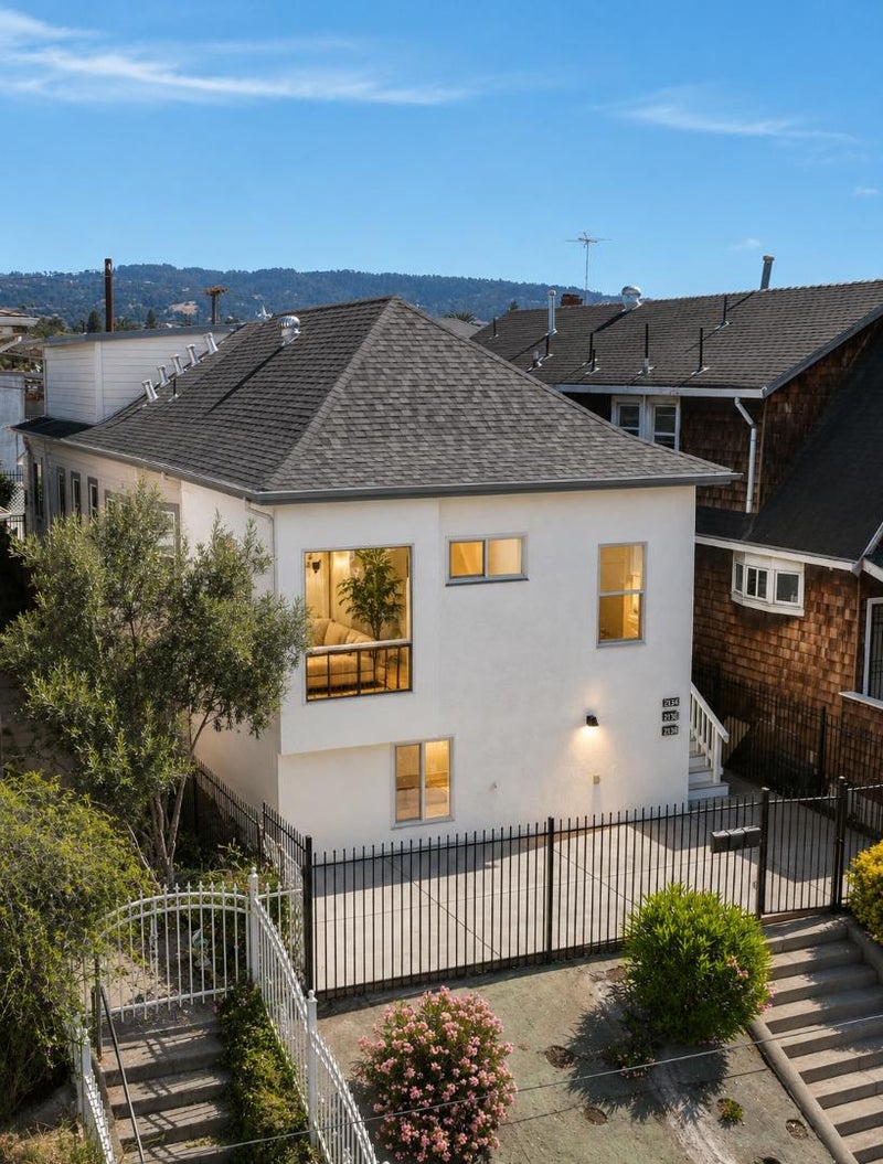 2136 Foothill Boulevard