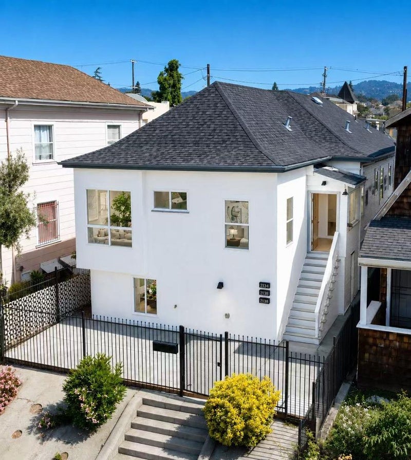 2136 Foothill Boulevard