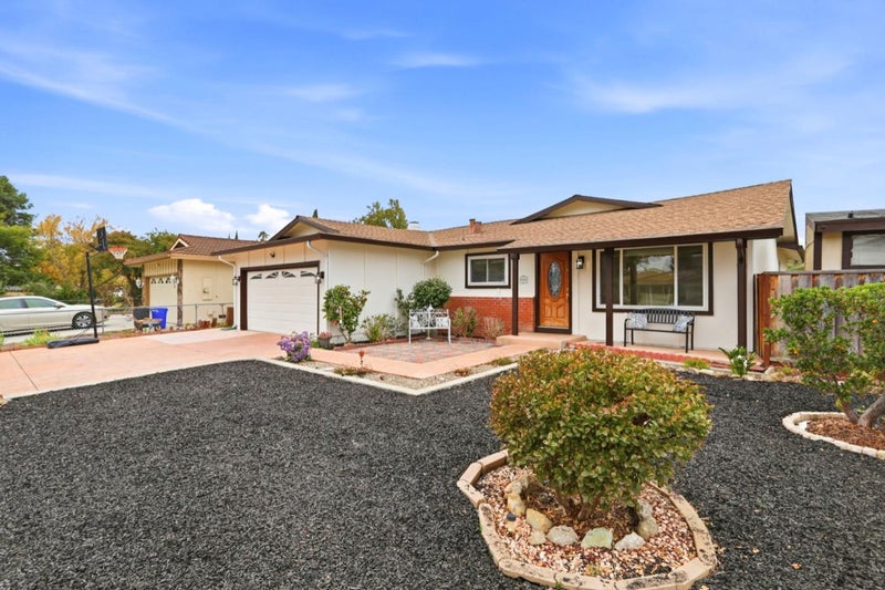 3005 Almond Drive