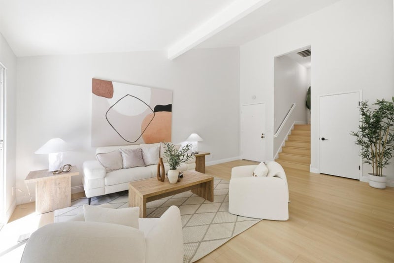 10939 Northshore Square