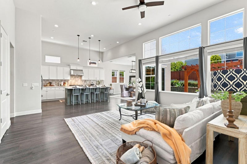 3033 Andesite Drive