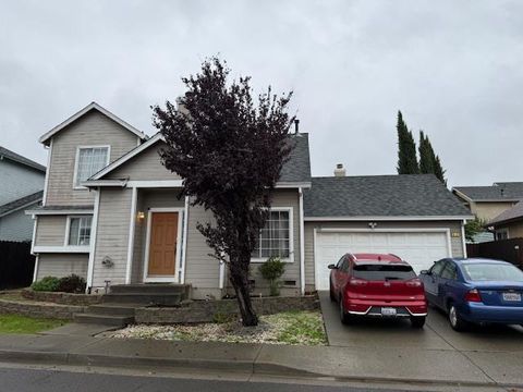 Photo of 942 Edgewood Circle, SUISUN CITY, CA 94585 (MLS # ML82029719)