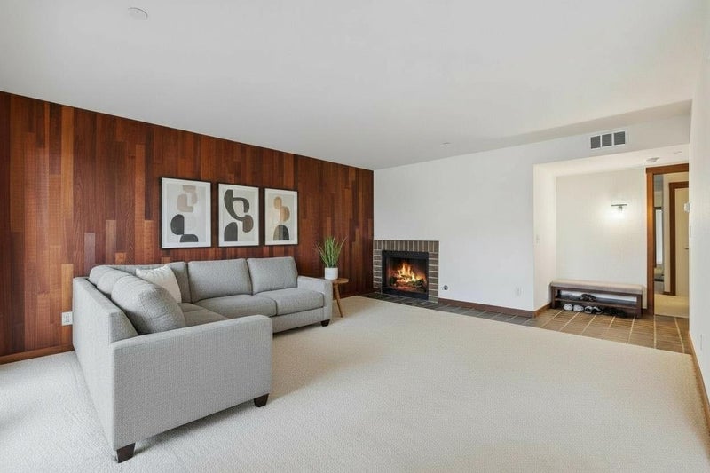 321 Broadway A2