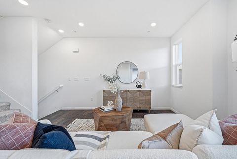 Tiny photo for 621 Blackbury Lane, San Jose, CA 95133 (MLS # ML82030081)