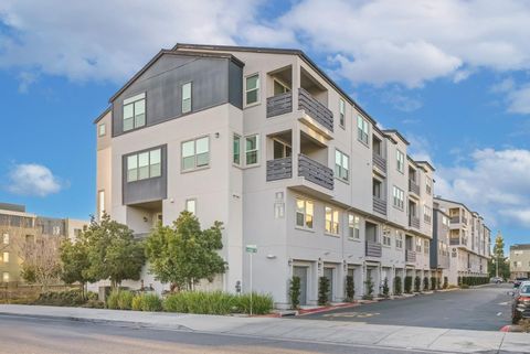 Tiny photo for 621 Blackbury Lane, San Jose, CA 95133 (MLS # ML82030081)