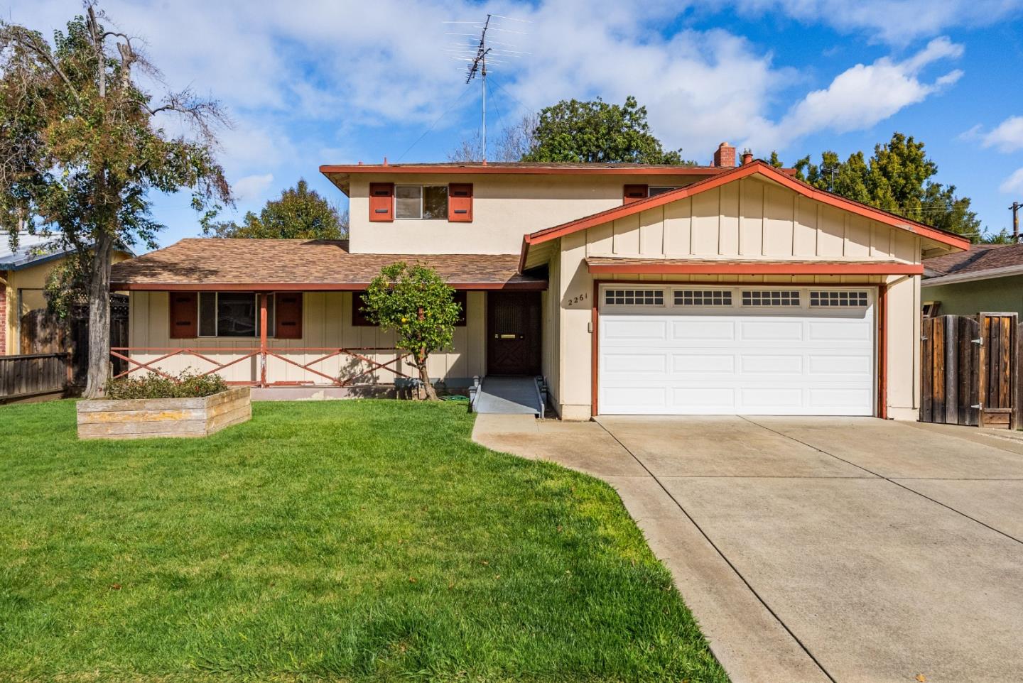 2261 Central Park Drive