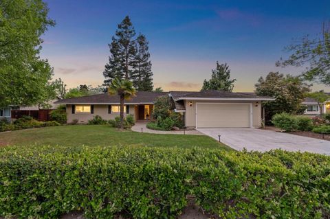 Photo of 12304 Saratoga Creek Dr, SARATOGA, CA 95070 (MLS # ML82041589)