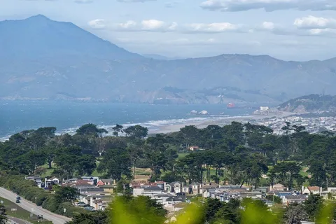 31 Avalon Drive, Daly City, CA 94015 - #: ML82037522