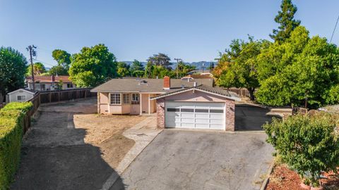 Photo of 3928 Caxton Ct, SAN JOSE, CA 95130 (MLS # ML82024218)